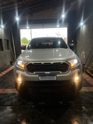 FORD RANGER 3.2 XLT 4X4 CD 20V DIESEL 4P AUTOMÁTICO FORD RANGER 3.2 XLT 4X4 CD 20V DIESEL 4P AUTOMÁTICO